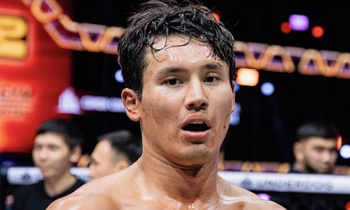 Актер из Казахстана проведет бой со звездным узбекистанцем