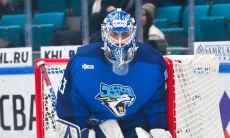 Голкипер «Барыса» стал автором одного из лучших сэйвов месяца в КХЛ