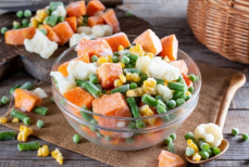 Почему зимой замороженные овощи и фрукты полезнее свежих