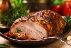 Гастроэнтеролог развеяла устоявшийся миф о свинине