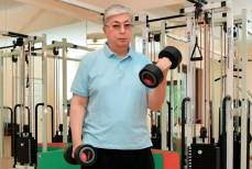 Токаев рассказал, как сбросил девять килограммов