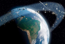 Ученые — космический мусор может вызвать авиакатастрофы