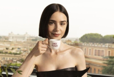 Netflix решил судьбу сериала «Эмили в Париже»