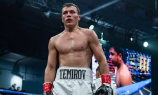 Бой казахстанского боксёра за титул чемпиона мира получил невысокую оценку