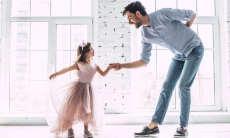 Генетики объяснили, почему в некоторых семьях рождаются только девочки