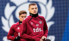 Правый фланг «Хартса» открыт для Чеснокова, но без борьбы не обойдётся. С кем Исламу придётся конкурировать за место в основе?