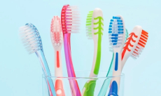 Как выбрать зубную щетку и пасту