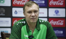 Лучшего наставника по футболу Узбекистана «лишили» должности в Казахстане