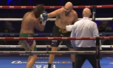 Нокаутом закончился бой Фьюри. Видео