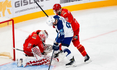 «Прессинговал и создавал угрозы». В России оценили игру «Барыса» в КХЛ