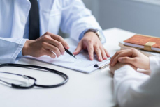 Нарколог назвал неочевидную причину никотиновой зависимости