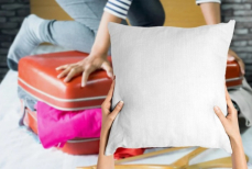 Пилот рассказал, почему перьевая подушка — обязательная вещь в ручной клади