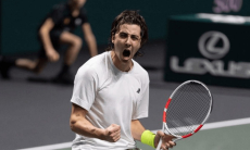 Вторая ракетка Казахстана преподнёс мощный апсет и вышел в четвертьфинал