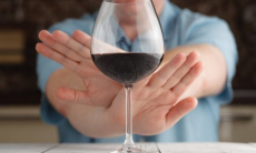 Популярные методы, которые не помогают бросить пить