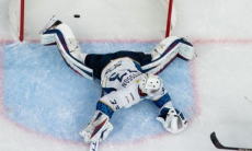 Экс-голкипер «Барыса» вернулся в КХЛ