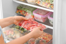 Врач рассказала, как правильно выбирать замороженные продукты в магазине