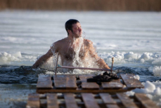 Как окунаться в прорубь людям с заболеваниями