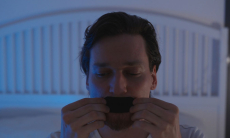 Чем опасно заклеивание рта на время сна