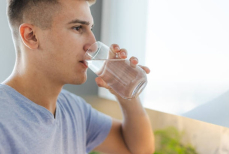 Сколько людям на самом деле надо пить воды ежедневно