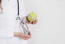 Простой шаг против рака — врач объяснил, как снизить риск 13 видов онкологии