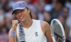 Ига Швентек оформила разгром и сыграет с россиянкой на Australian Open-2026
