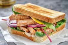 Перечислены самые полезные сочетания продуктов с белым хлебом