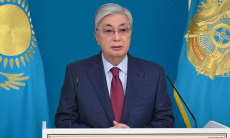 Касым-Жомарт Токаев вручил главный символ участникам Олимпиады-2026