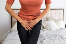 «Посидела на холодном — вот и цистит»? Врач объяснил, почему это миф