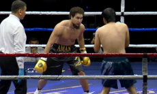 Двумя нокдаунами и нокаутом обернулся бой боксера из Казахстана