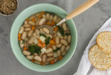 Эксперт по долголетию назвал дешевую и простую еду, которая «продлит жизнь»