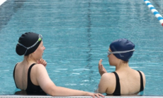 Какая неочевидная опасность подстерегает людей в бассейнах и общественных банях