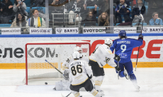 «Не смог закрепиться в чужой зоне». КХЛ отреагировала на домашнее поражение «Барыса»