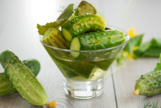 Маринованные, квашеные или соленые — какие огурцы полезнее