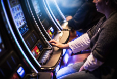 Учёные выяснили — дружба с игроманом повышает риск игровой зависимости