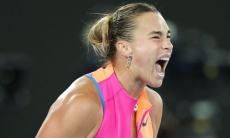 Арина Соболенко публично оскорбила тренера после поражения от Елены Рыбакиной