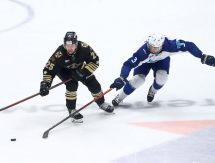 Фоторепортаж с матча КХЛ «Адмирал» — «Барыс» 1:4