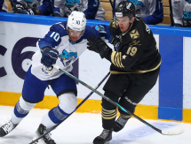 Фоторепортаж с матча КХЛ «Адмирал» — «Барыс» 1:4