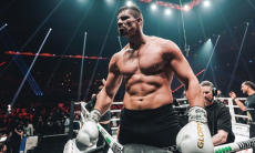 Звезда кикбоксинга ответил на предложение подраться с Усиком