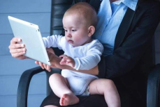 Планшет или книга? Учёные выяснили, что лучше развивает дошкольников