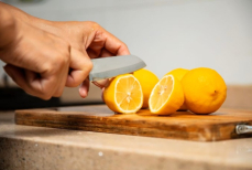 Кому не стоит есть лимоны