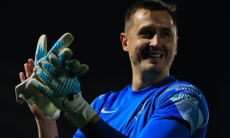 Вратарь сборной Казахстана отбил пенальти и стал героем матча в Европе. Видео