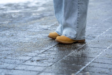 Снег в ботинках оказался реальной угрозой для здоровья