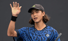 Матч теннисиста из Казахстана на международном турнире обернулся разгромом с баранкой