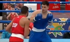 Казахстанский боксёр сразился с фаворитом за медаль международного турнира в Испании