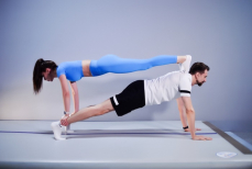 Сколько секунд вы должны стоять в планке в разном возрасте