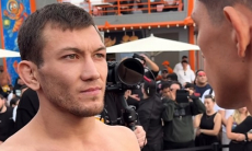 Кандидат в UFC из Казахстана провел финальную дуэль взглядов перед боем в США. Видео