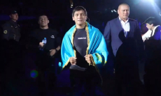 Неожиданным исходом закончился поединок экс-бойцов UFC из Казахстана и Узбекистана. Видео