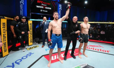 Николай Веретенников выдал лучшее выступление в карьере. За две минуты переехал Нико Прайса и сохранил место в UFC