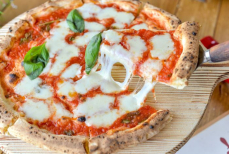 Какая пицца бьет по желудку сильнее