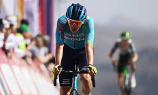 Гонщик «Астаны» ворвался в топ-3 многодневки в Омане 